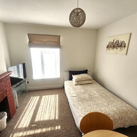 Bassett Flat With 2 Bedrooms And Superfast Wi-Fi Sittingbourne Exteriér fotografie