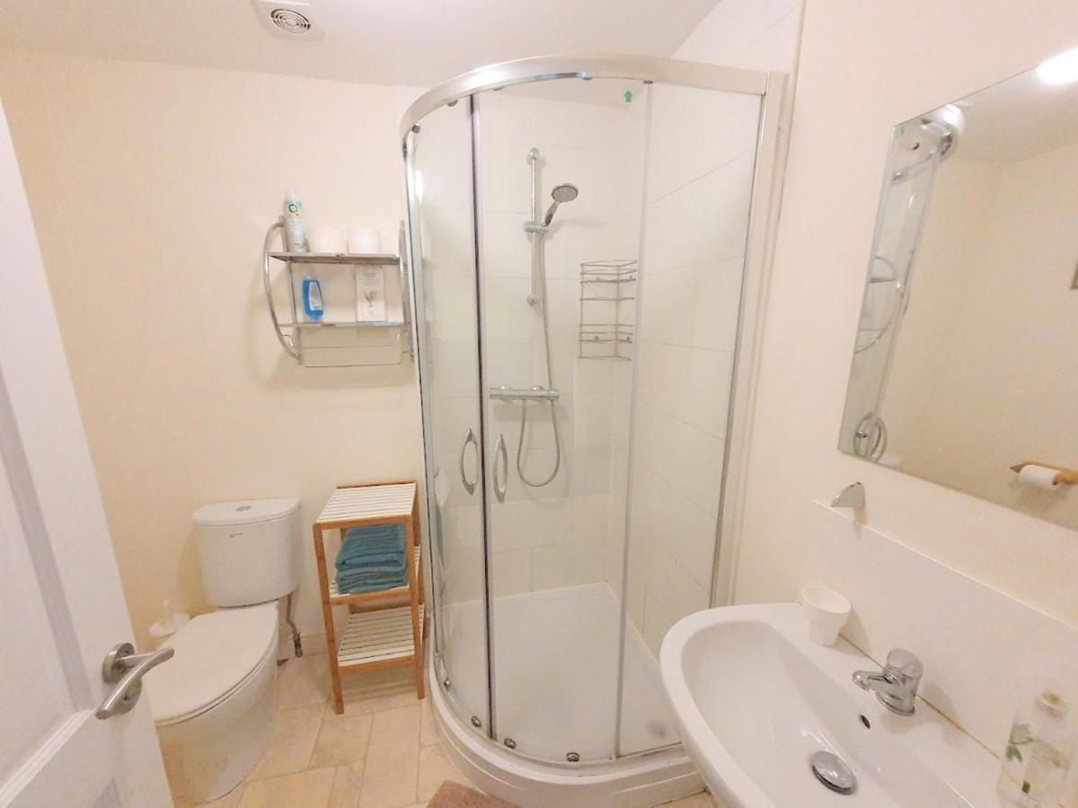Bassett Flat With 2 Bedrooms And Superfast Wi-Fi Sittingbourne Exteriér fotografie