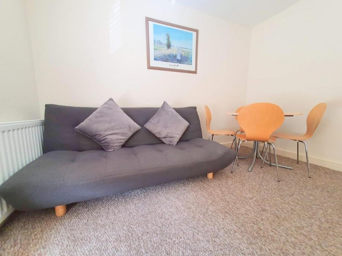 Bassett Flat With 2 Bedrooms And Superfast Wi-Fi Sittingbourne Exteriér fotografie