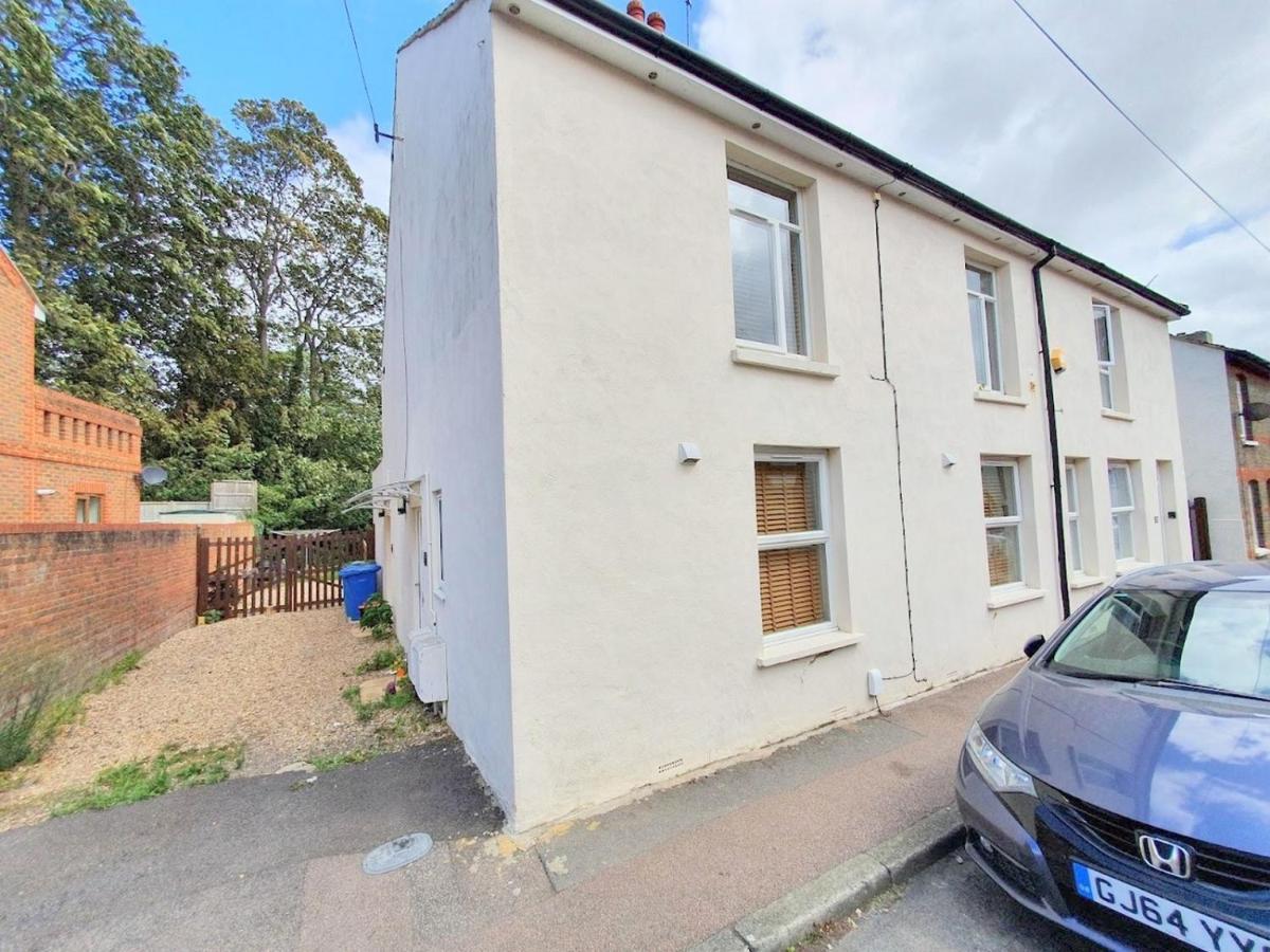 Bassett Flat With 2 Bedrooms And Superfast Wi-Fi Sittingbourne Exteriér fotografie